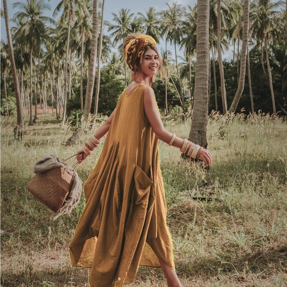 Chic Sleeveless Rust Mid rise gorgeous lightweight fun